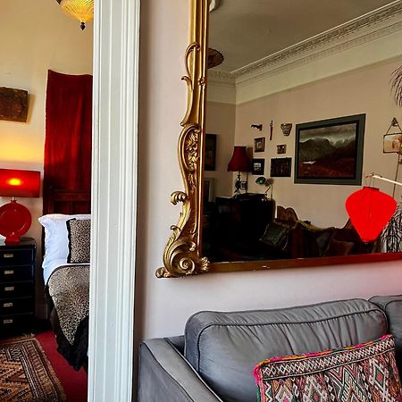 Central Apartment With Parking, Original Art And Antiques EDI Kültér fotó