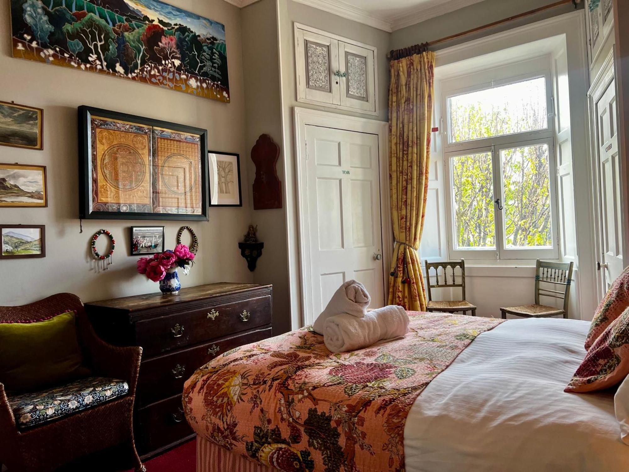 Central Apartment With Parking, Original Art And Antiques EDI Kültér fotó